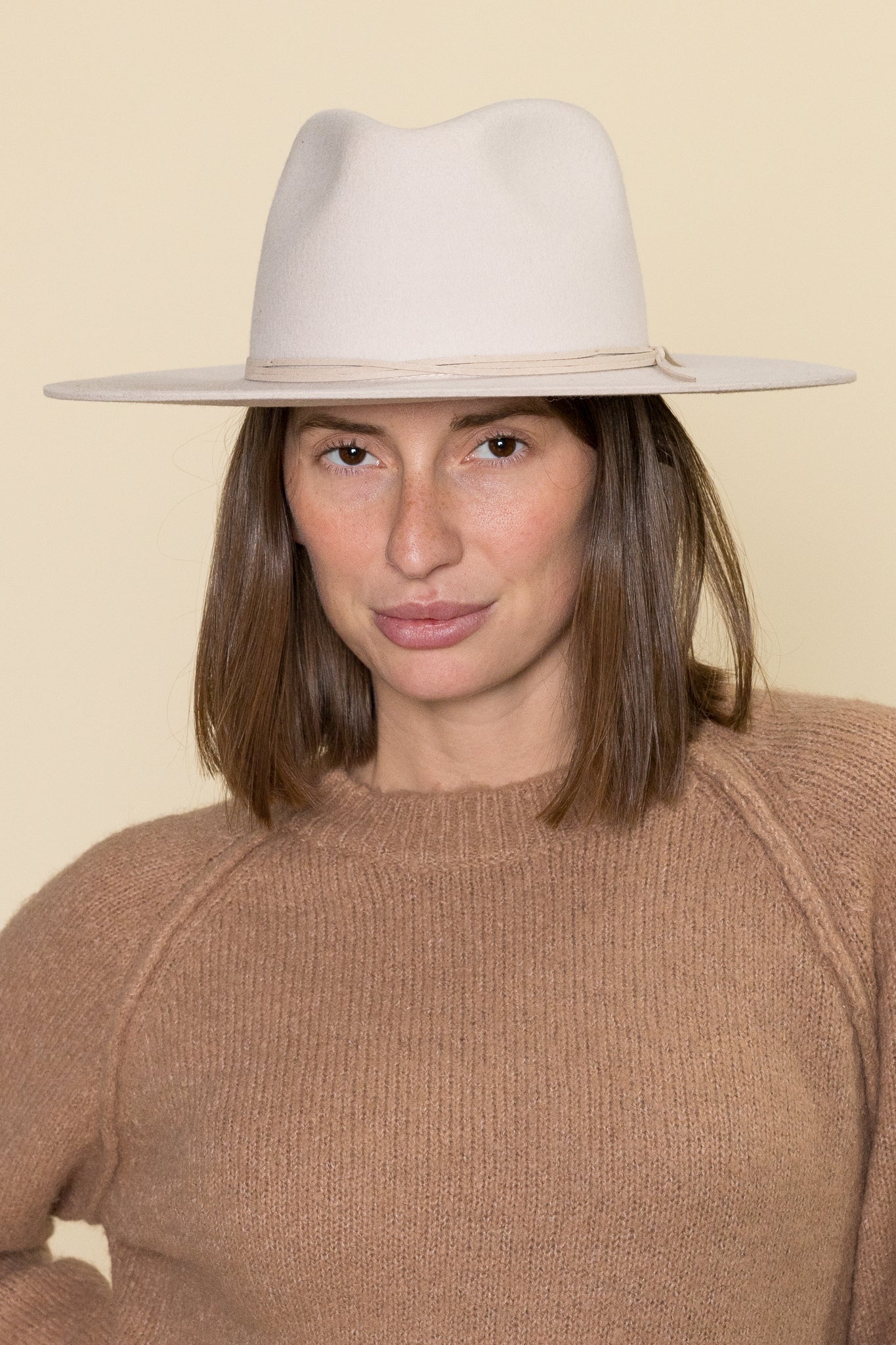 Shea Hat in Putty